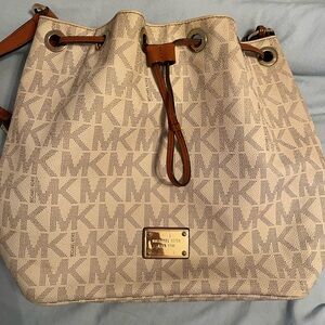 Michael Kors Cream Bucket Bag